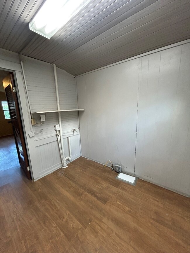 property at 530 W 1st St