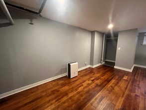 1830 N Oakland Ave in Milwaukee, WI - Foto de edificio - Building Photo