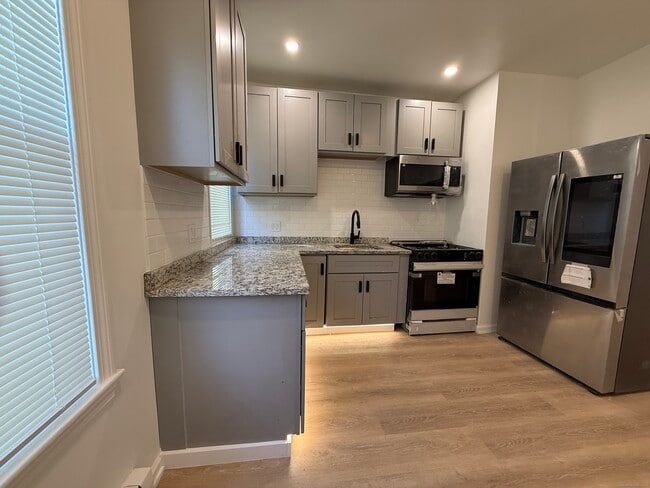 45 Mahl Ave in Hartford, CT - Building Photo - Building Photo