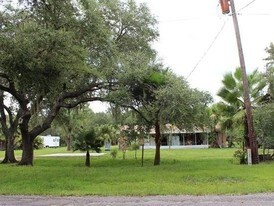 873 F Rd, Unit One bedroom apartment for in La Belle, FL - Building Photo