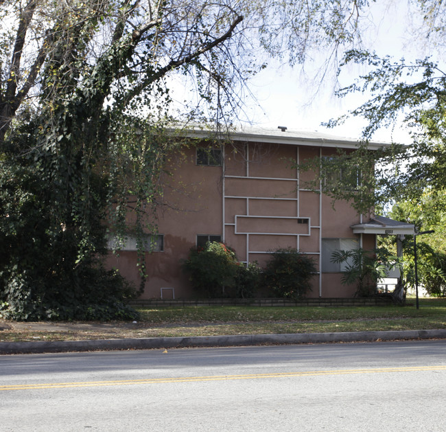 6551 Coldwater Canyon Ave in North Hollywood, CA - Building Photo - Building Photo