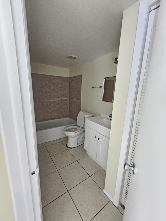 property at 2845 Somerset Park Dr