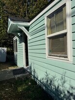 2572 Perry Ave in Bremerton, WA - Building Photo