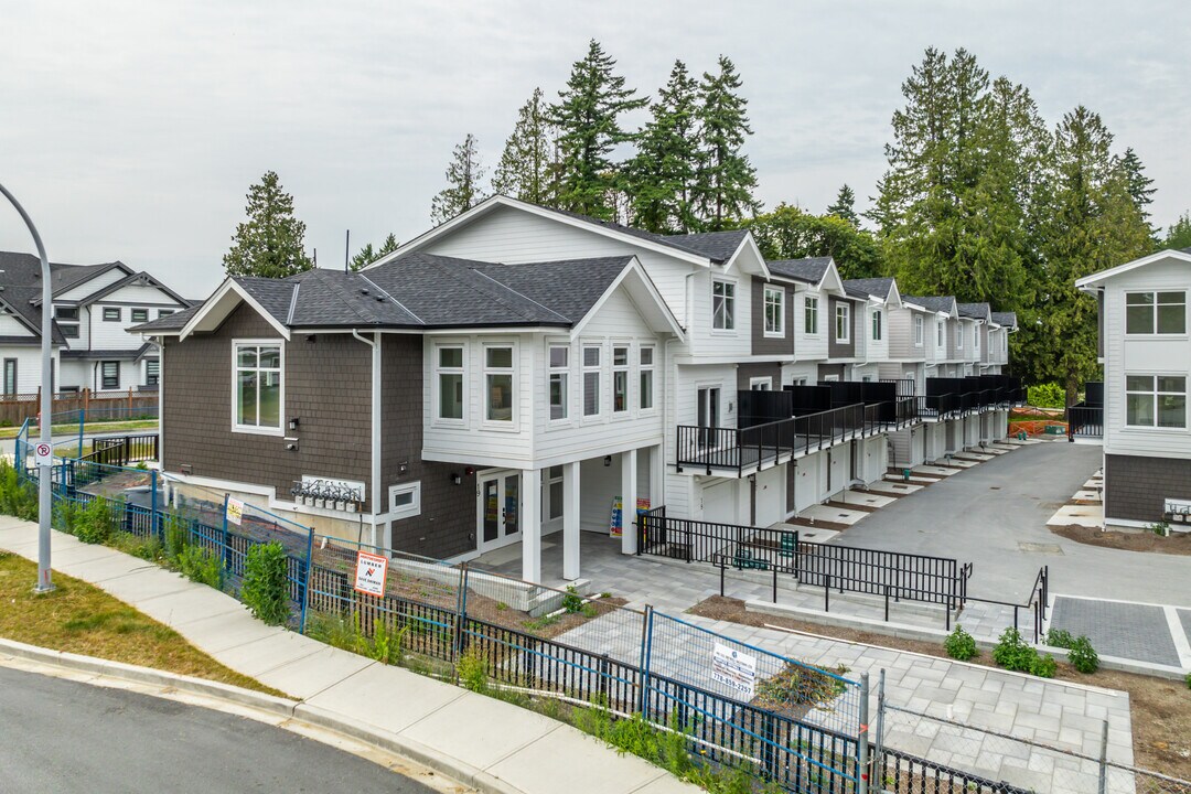 Center 128 in Surrey, BC - Building Photo