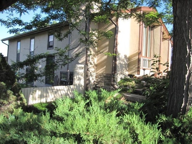 1210 Wicklow St, Unit 303-807-4101. Peter or Pa