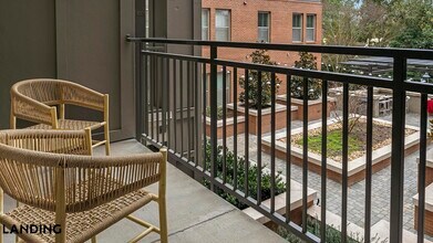 2420 Peachtree Rd NW, Unit 1130 in Atlanta, GA - Building Photo - Building Photo