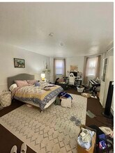 1073 Beacon St, Unit B in Brookline, MA - Building Photo - Building Photo