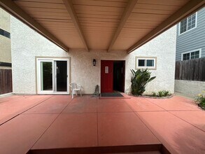7711 W 82nd St in Los Angeles, CA - Building Photo - Building Photo