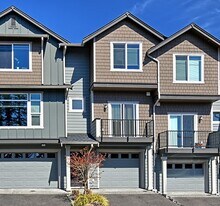 10617 15th Dr SE in Everett, WA - Building Photo