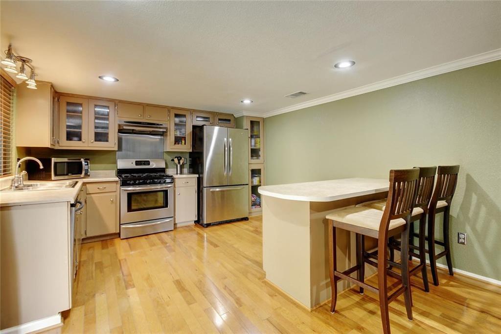 8203 Beaver Brook Ln in Austin, TX - Building Photo