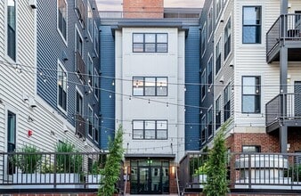 99 Foundry Pl in Portsmouth, NH - Foto de edificio - Building Photo