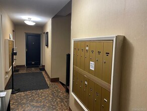 1360 Midland Ave in Yonkers, NY - Building Photo - Building Photo