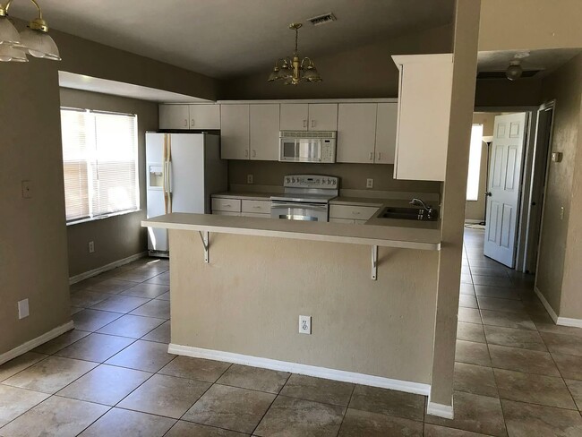 5155 Andris St in North Port, FL - Building Photo - Building Photo