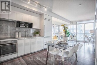 90 Queens Wharf Rd in Toronto, ON - Building Photo - Building Photo