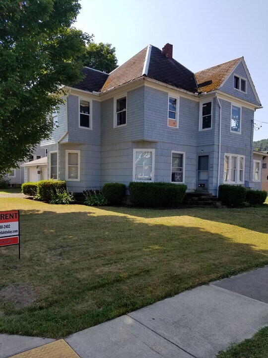100 Park Ave, Unit 1 in Warren, PA - Building Photo