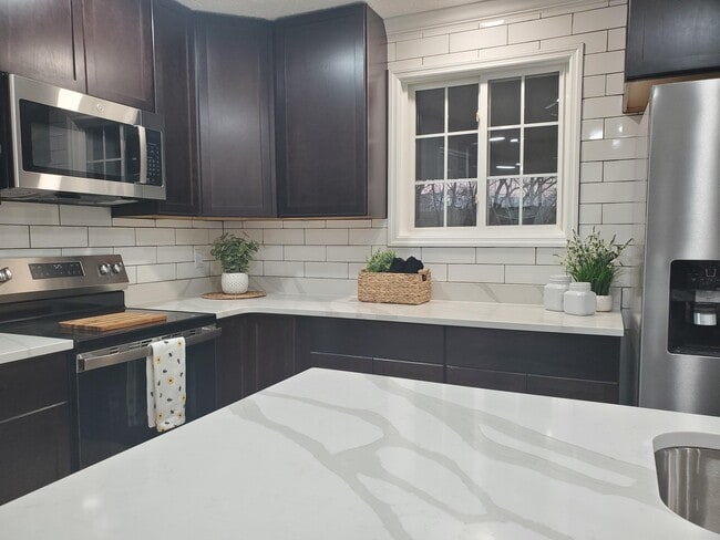 130 Merlin Pl in Florence, KY - Building Photo - Building Photo