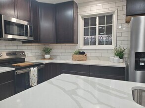 130 Merlin Pl in Florence, KY - Foto de edificio - Building Photo