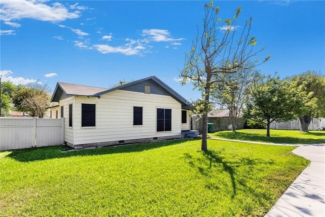 25 W Kelly Ave in Pharr, TX - Building Photo - Building Photo