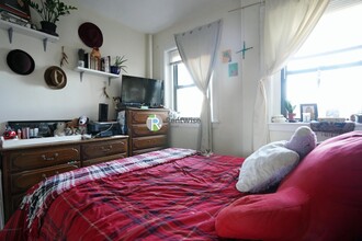 12 Royce Rd, Unit 2F in Boston, MA - Building Photo - Building Photo