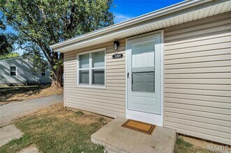 2809 S River Rd in St. Charles, MO - Building Photo - Building Photo
