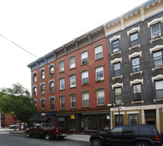 105 Berry St in Brooklyn, NY - Building Photo