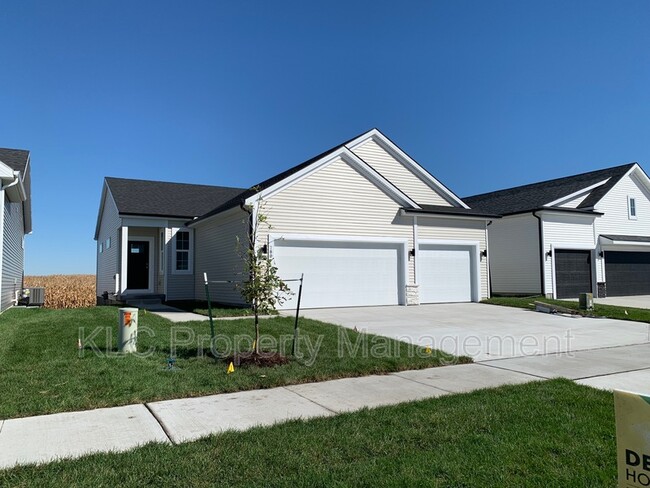 property at 780 McIntosh Ct NE
