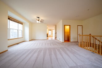 15600 Tickseed Ln in Eden Prairie, MN - Building Photo - Building Photo