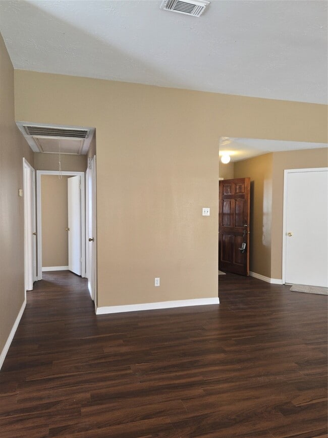 property at 2730 N Larkspur Cir