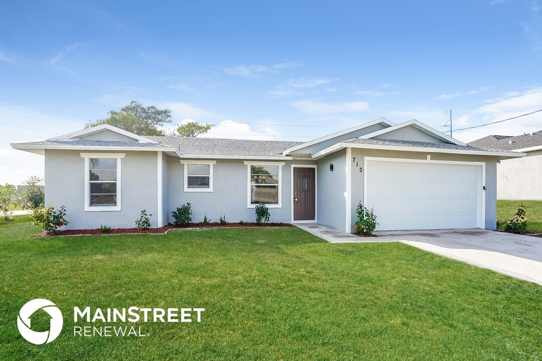 710 NE 24th Terrace in Cape Coral, FL - Building Photo