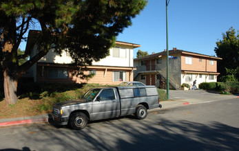 1818-1822 Higdon Ave in Mountain View, CA - Foto de edificio - Building Photo