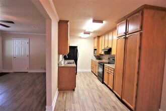 250 Sawmill Rd in Vidor, TX - Building Photo - Building Photo