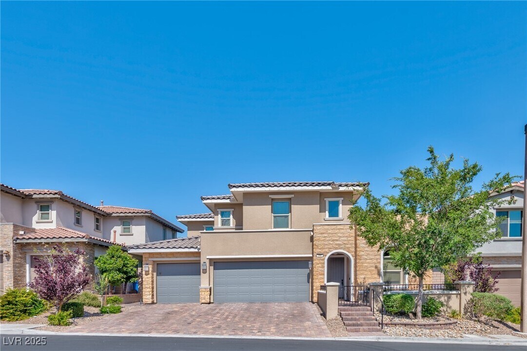 252 Castellari Dr in Las Vegas, NV - Building Photo