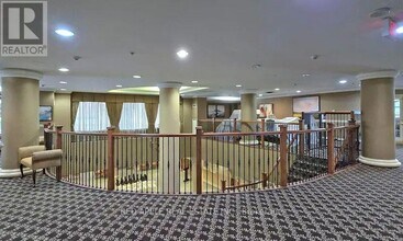 350 Princess Royal Dr in Mississauga, ON - Building Photo - Building Photo