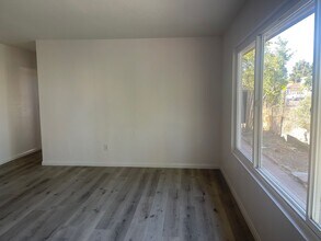 205-207 W Connecticut Ave in Vista, CA - Building Photo - Building Photo