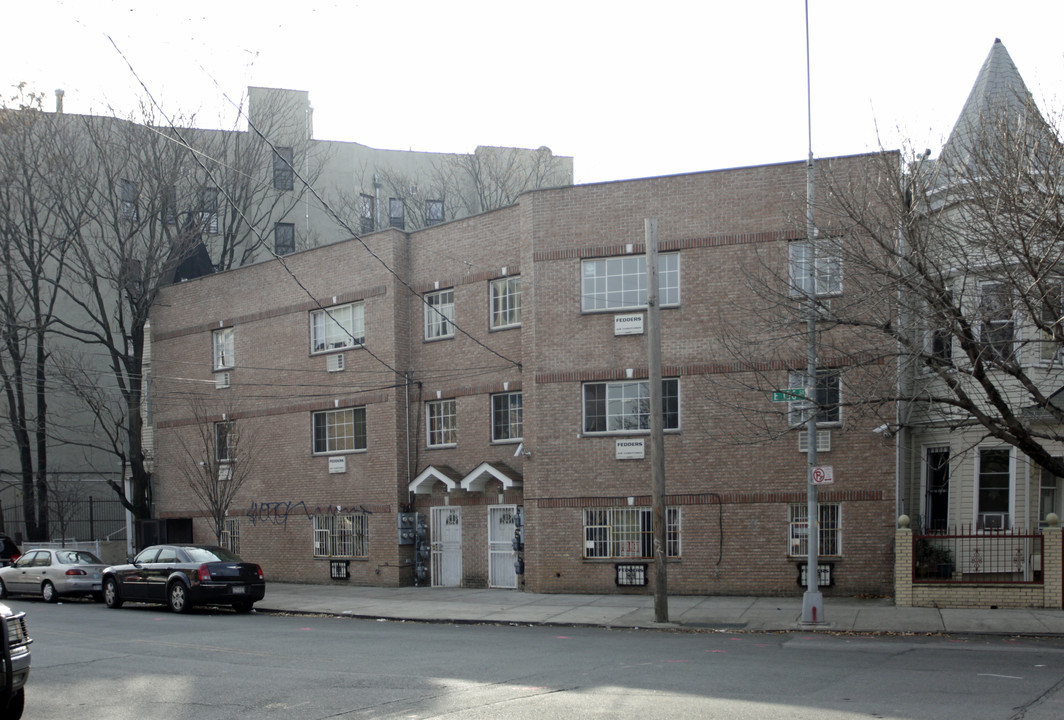 874-876 E 156th St in Bronx, NY - Building Photo