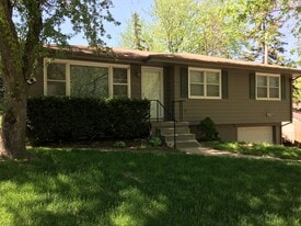 4016 North 92nd Circle in Omaha, NE - Building Photo