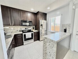 10991 NW 30th Pl in Sunrise, FL - Building Photo