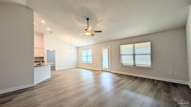 5669 Old Stone Blvd in Milton, FL - Building Photo - Building Photo