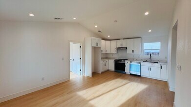 374 S 21st St in San Jose, CA - Foto de edificio - Building Photo