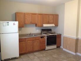 21-25 Pierce St. in Dover, NH - Building Photo