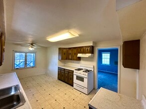 110 W Chartes St in New Castle, PA - Building Photo - Building Photo