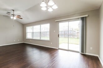 4918 Bryant Ridge Rd in Houston, TX - Building Photo - Building Photo