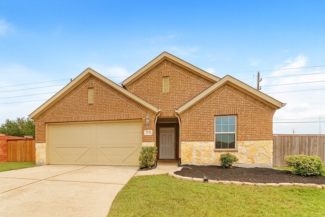 3738 E Vicksburg Estates Dr in Missouri City, TX - Building Photo