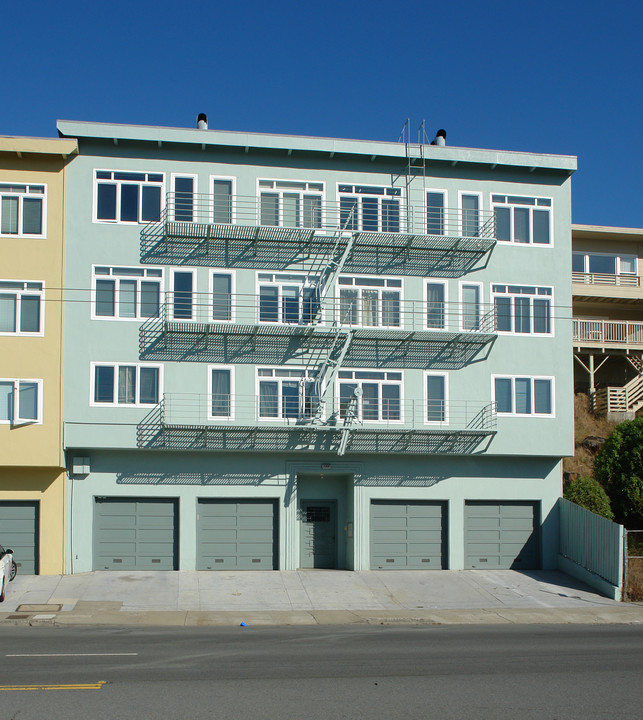 2000 Turk St in San Francisco, CA - Building Photo