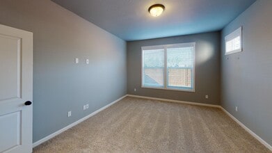 10210 NE 106th Cir in Vancouver, WA - Building Photo - Building Photo