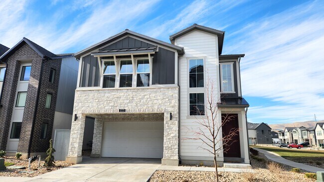 property at 2773 Tower Ml Wy