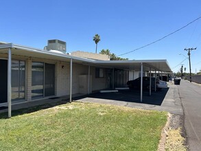 2534 N 46th St in Phoenix, AZ - Building Photo - Building Photo