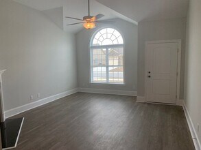 3236 Gordon Dr in Greenville, NC - Foto de edificio - Building Photo