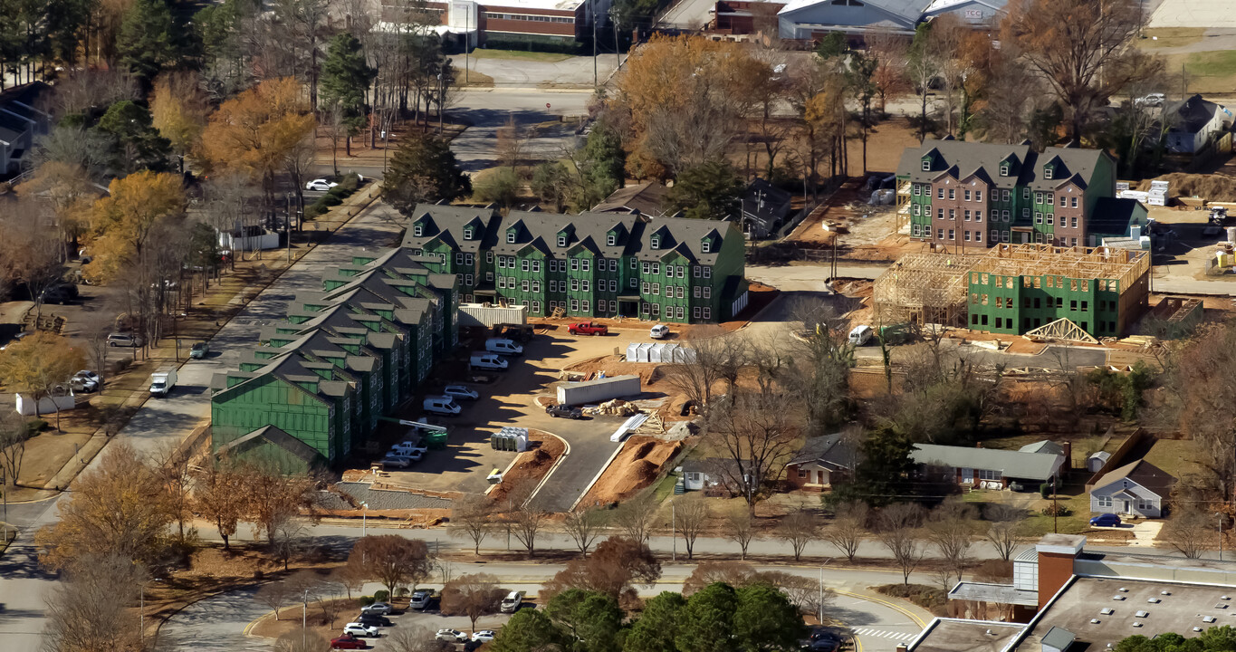 The Summit at Sawyer in Raleigh, NC - Building Photo