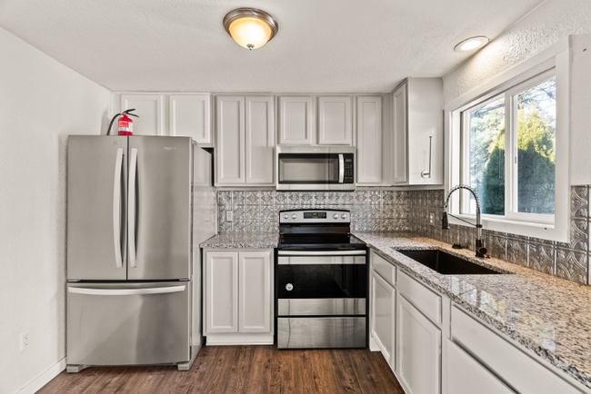 1639 E Hastings Ave-Unit -1639 in Coeur d'Alene, ID - Building Photo - Building Photo